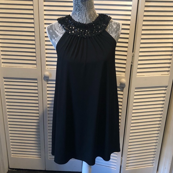 Black Dress - Picture 4 of 5